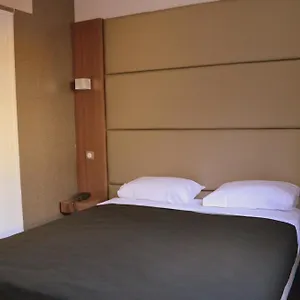 Отель Schtak, Канны
